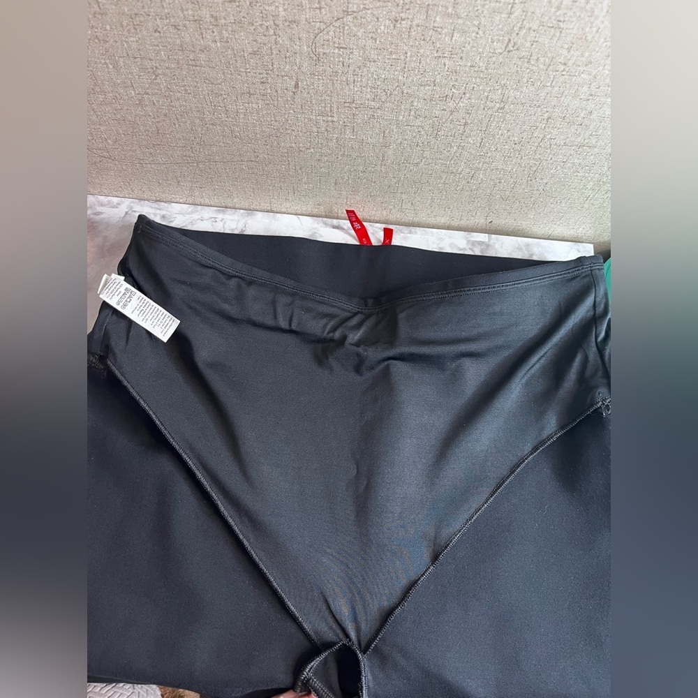 SPANX Black High-Rise Slit Full Tommy Compression - Picture 10 of 12